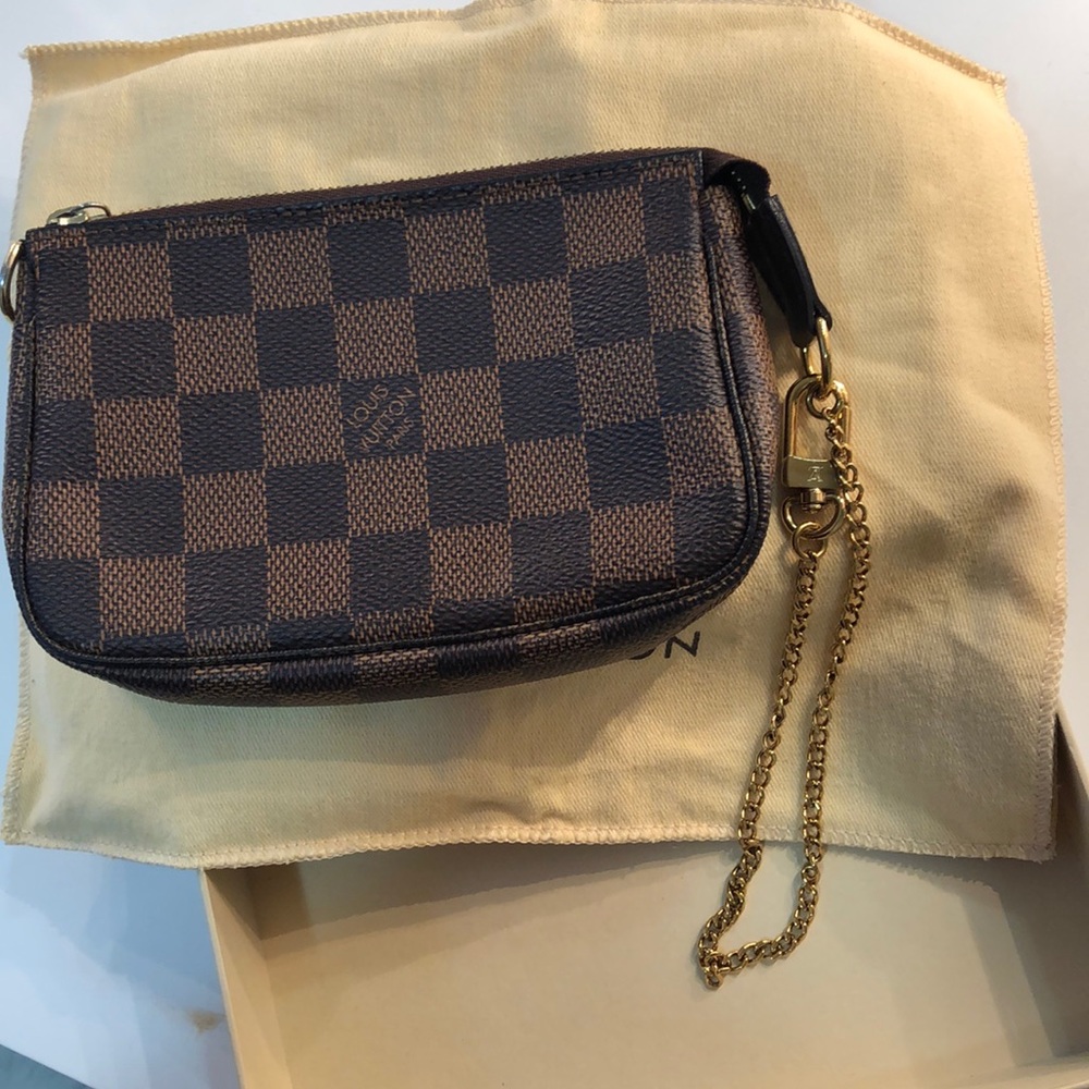 Louis Vuitton mini pochette accessories